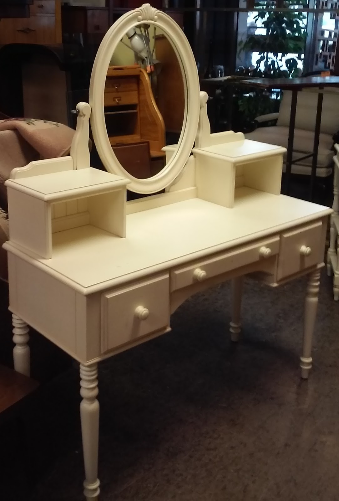 UHURU FURNITURE & COLLECTIBLES SOLD Ethan Allen Vanity with Mirror 150