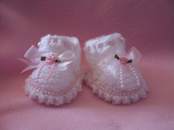 Baby booties knitting pattern | BabyCenter