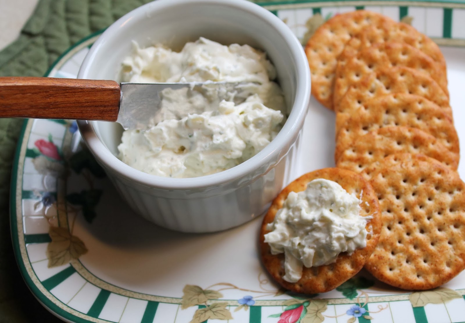 Easy CheddarRanch Dip