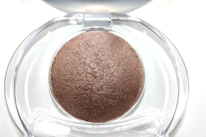 Pupa Wet & Dry Eyeshadow In Golden Brown | Eline Blaise