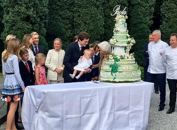 King Philippe, Queen Mathilde, Crown Princess Elisabeth, Prince Gabriel, Princess Eleonore, Prince Emmanuel, Princess Astrid, Prince Lorenz, Anna Astrid, Prince Laurent, Princess Claire, Prince Amedeo