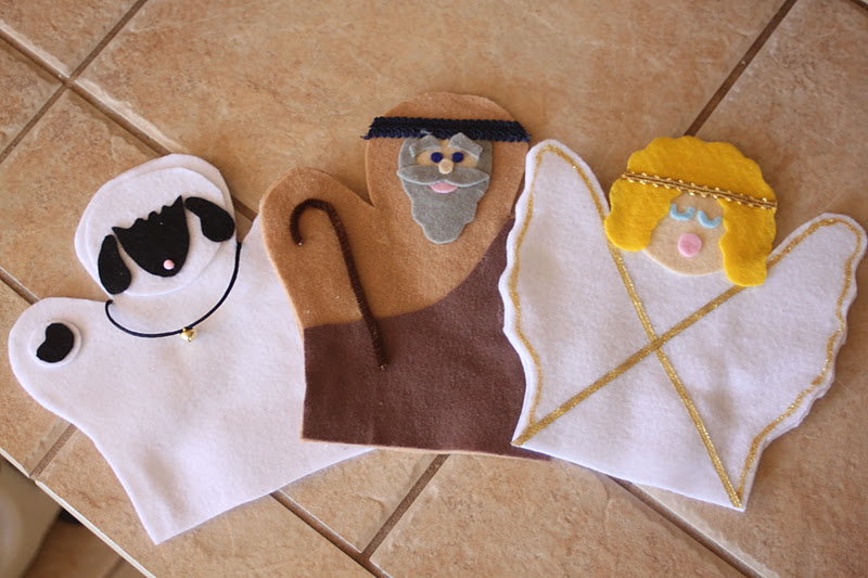 Embellish {tutorial & free printable pattern} Felt Nativity Hand Puppets