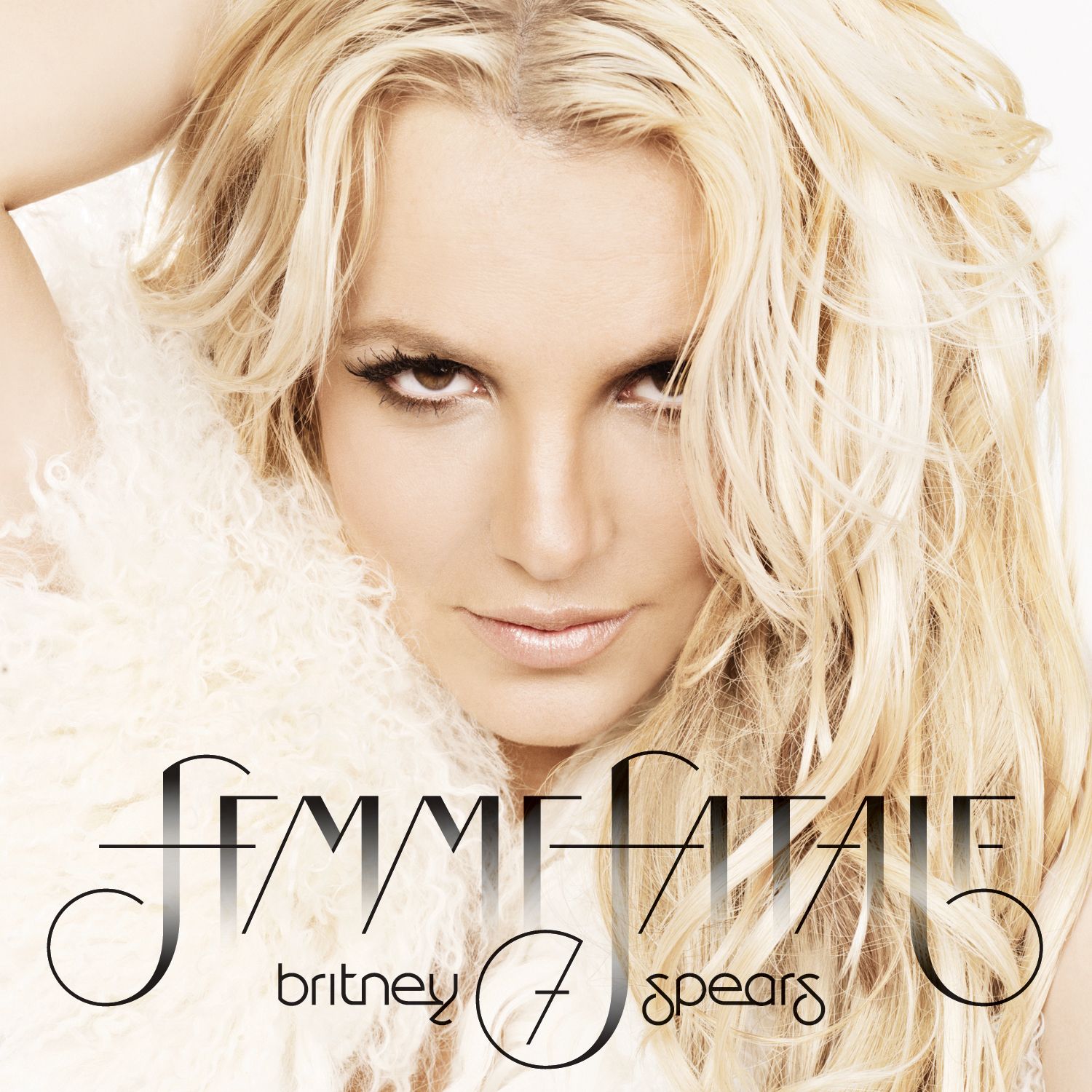 http://3.bp.blogspot.com/-3e2qDZBqBiQ/TXqzVw0_TiI/AAAAAAAAAjs/uZXaTRcgM2s/s1600/Britney-Spears-Femme-Fatale.jpg