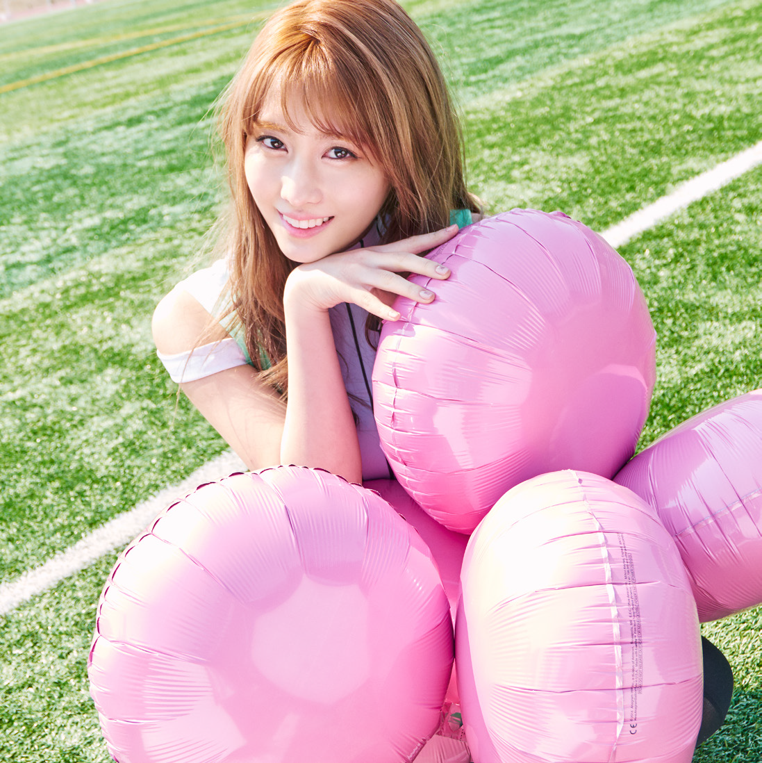 Exercises twice. Момо хираи. твайс cheer up momo. момо cheer up twice.