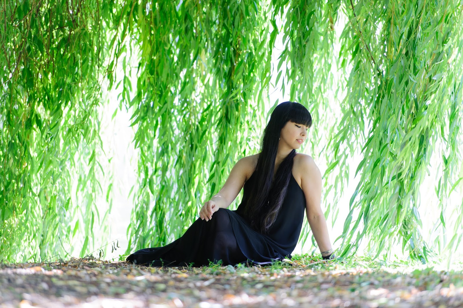 Strangeness and Charms: SHOOTING: how to wear a black maxi dress.