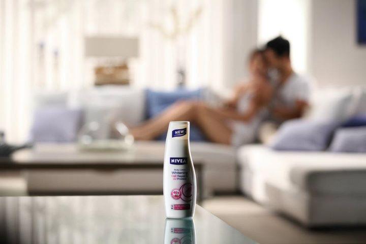  Anushka Sharma Lega in nivea ad1 -  Anushka Sharma Nivea Ad Hot Pics