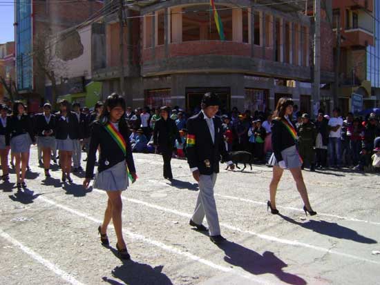 En Vivo Desfile Escolar 2016 - Aniversario de Villazón
