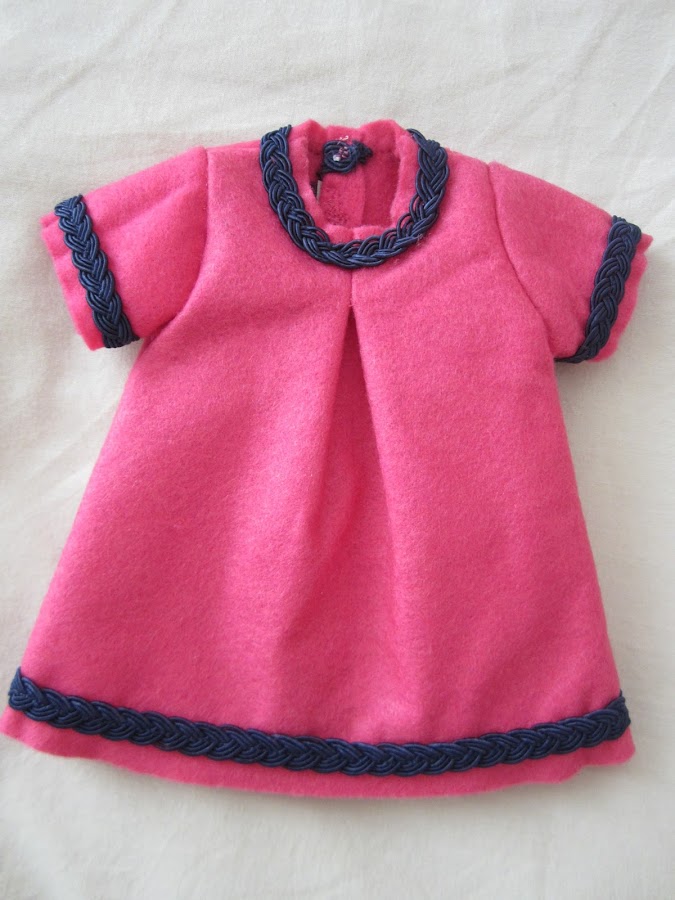 mis nancys, mis peques y yo, vestido nancy fieltro fucsia delante