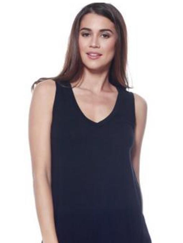 how to wear a sports bra under a tank top