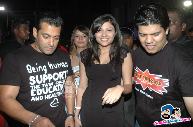 Salman Khan Khushi and Prabodh Vasant Davkhare - (8) - Nitro Gym Opening Pics