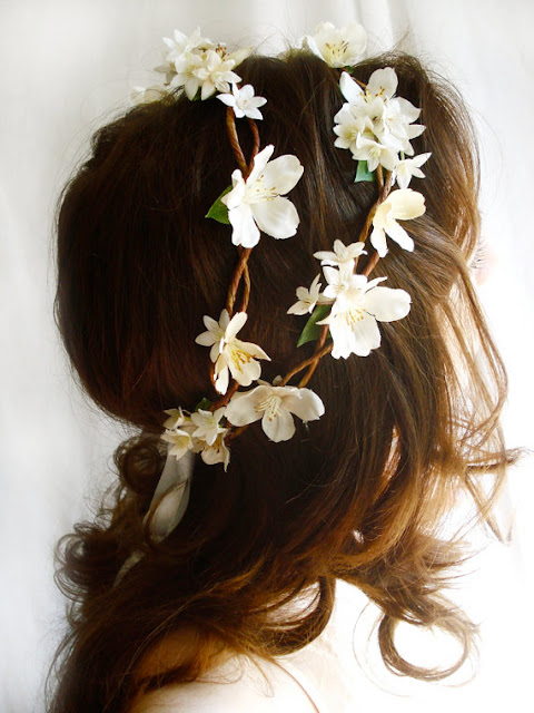 Top 3 Hairstyles to wear with flowers This summer!
