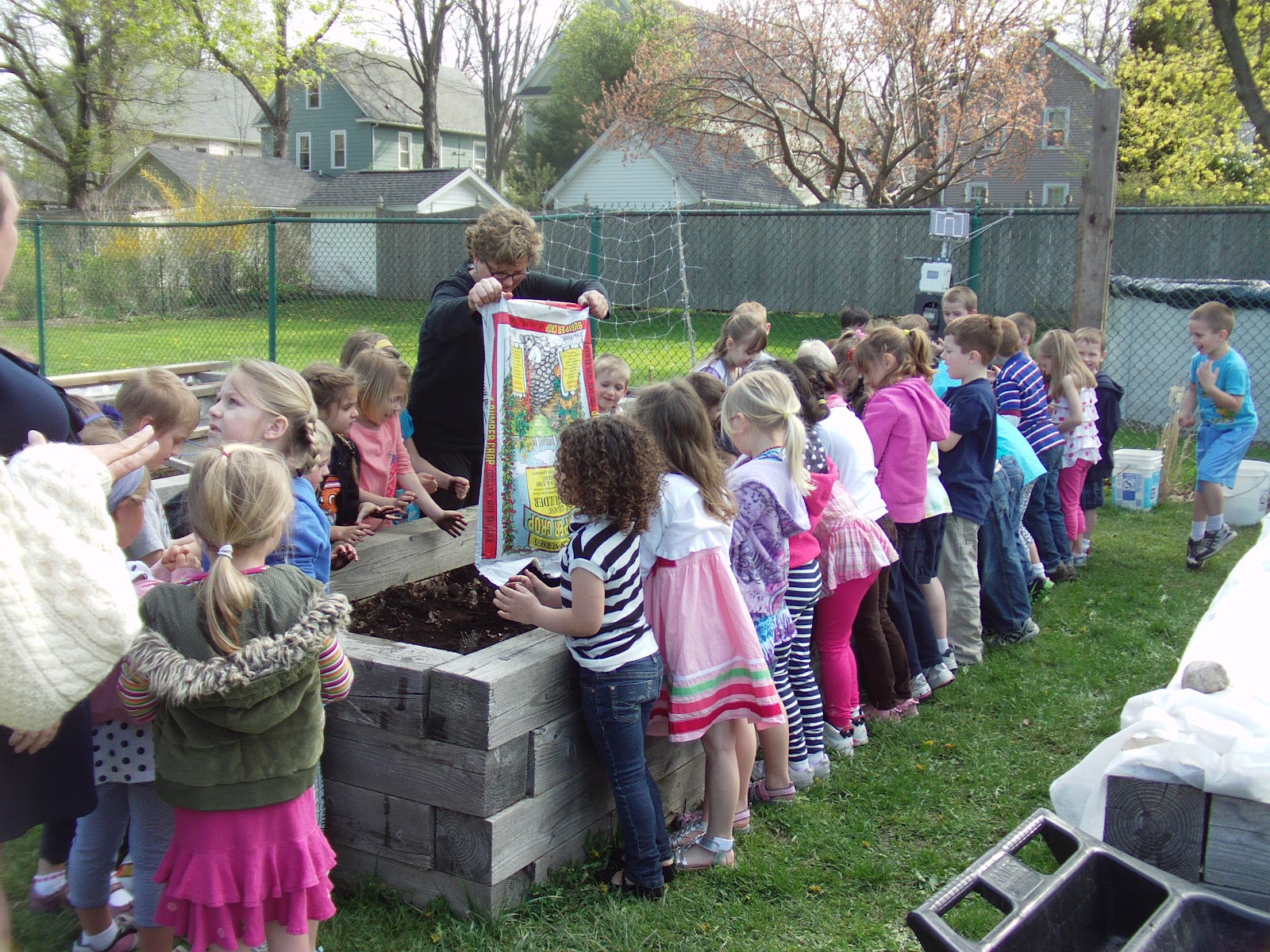 seeds-of-living-education-earth-day-is-every-day-kindergarteners-have
