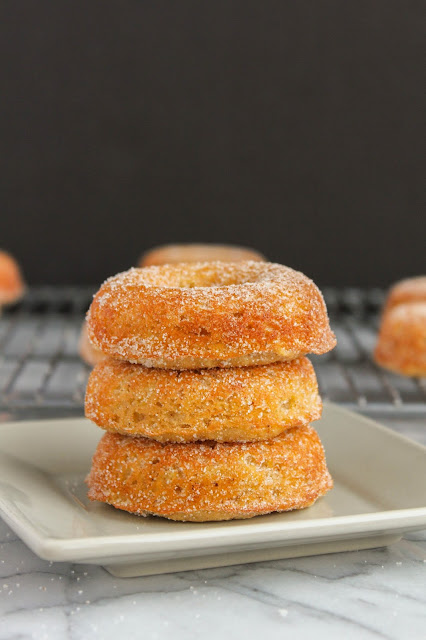 Baked Apple Cinnamon Doughnuts | The Chef Next Door #BrunchWeek