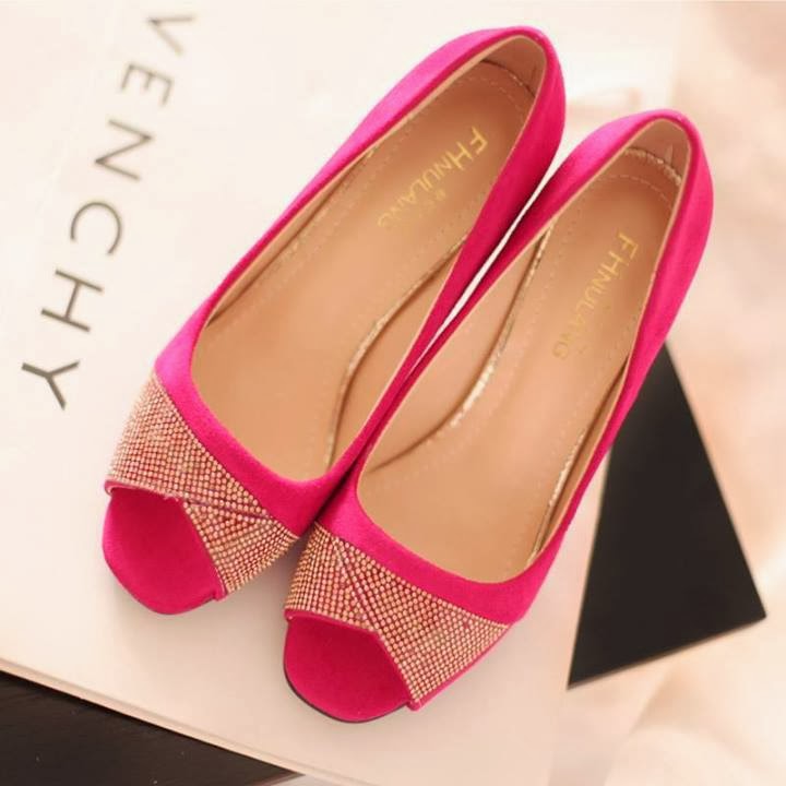 Sandals and Flat Heel Shoes For Women (Shoes to wear to schools) Blog