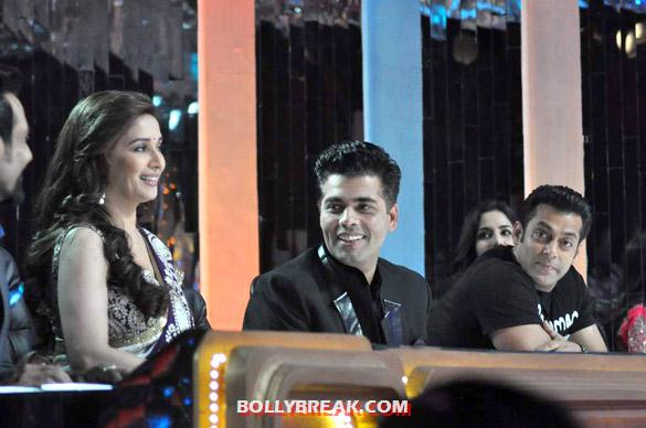 Remo Dsouza, Madhuri Dixit, Karan Johar, Salman Khan, Katrina Kaif - (9) - Salman & Katrina on the sets of 'Jhalak Dikhhla Jaa 5'