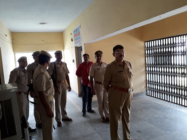 पुलिस अधीक्षक महोदय ने पुलिस लाईन परिसर व पुलिस कार्यालयों का किया आकस्मिक निरीक्षण