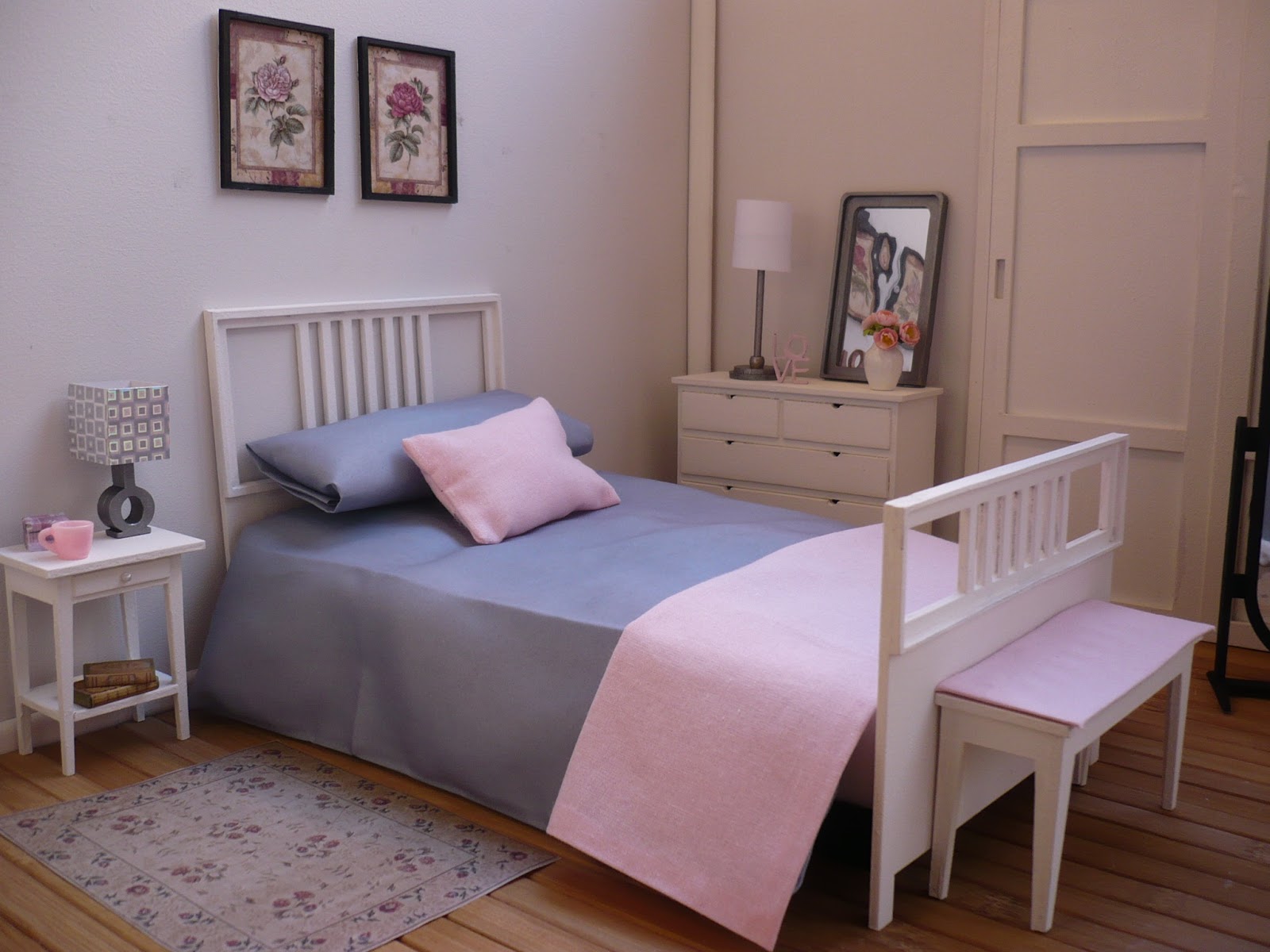 Muebles y complementos en escala 1:6: And now a bedroom. It is made in