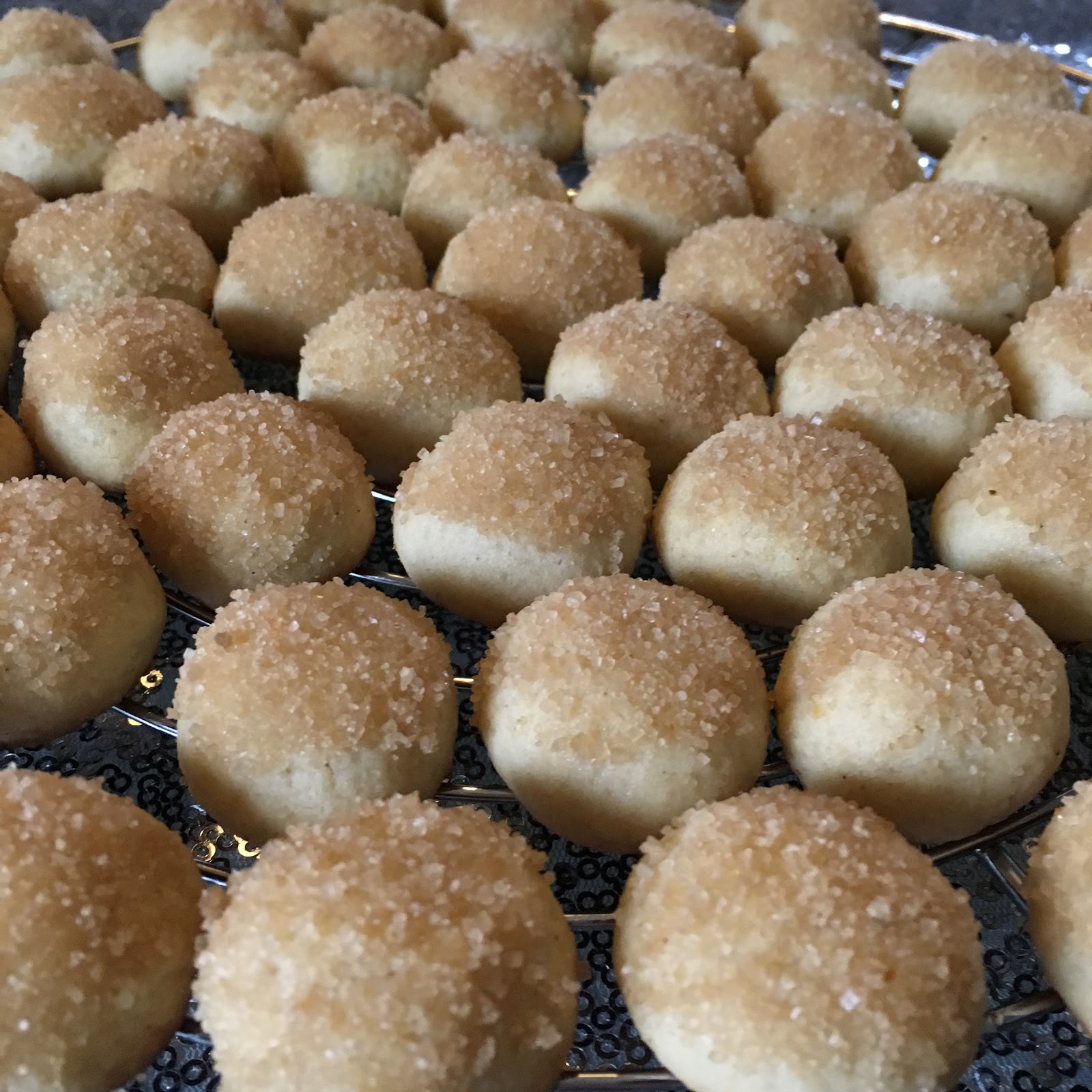 Ein Stück heile Welt : Honig-Mandel-Kugeln