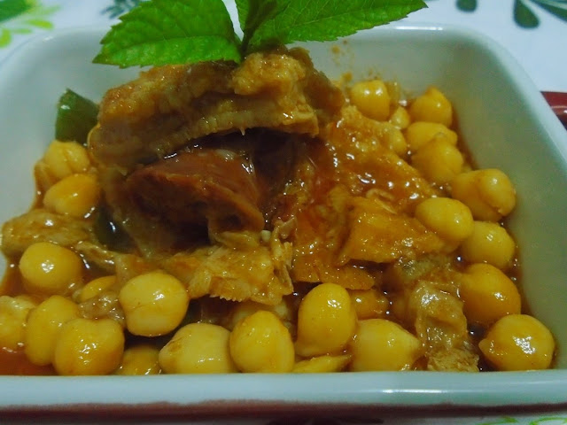callos con garbanzos y chorizo