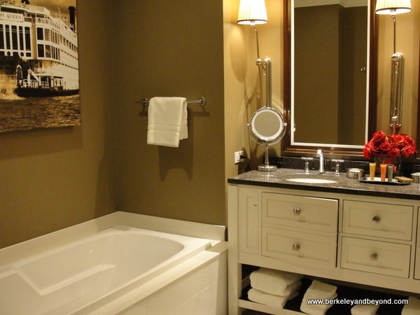 Travels With Carole: Great Sleeps: Golden Nugget Lake Charles, Lake