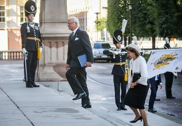 King Carl Gustaf and Queen Silvia attended that church service. Crown Princess Victoria, Prince Daniel, Prince Carl Philip and Princess Sofia