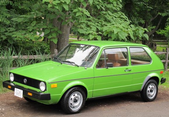 1977-Volkswagen-Golf-Front.jpg