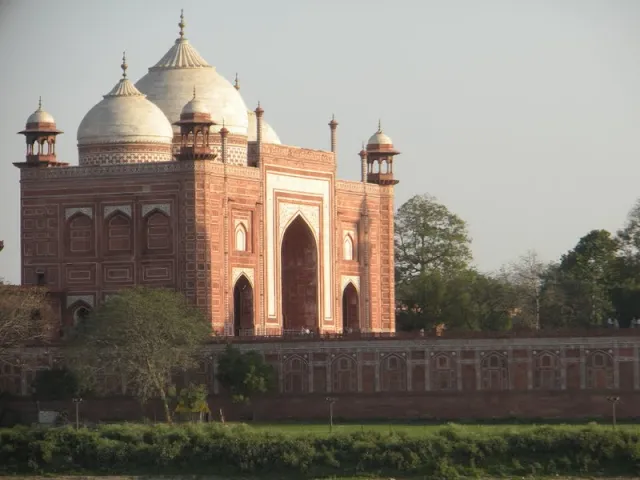 Entrance gate to Tomb of I'timād-ud-Daulah aka the Baby Taj Mahal