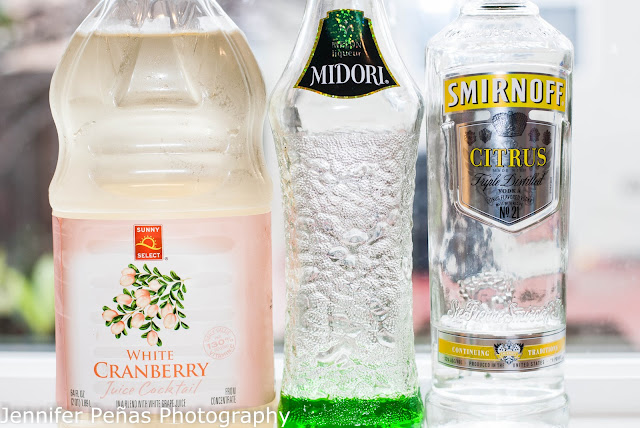 Elf Cocktail, Midori, melon liqueur, citrus vodka, white cranberry juice, christmas cocktail