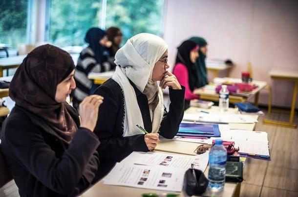 Tips Bagi Pelajar Muslim Yang Akan Kuliah Di Luar Negeri • Indbeasiswa