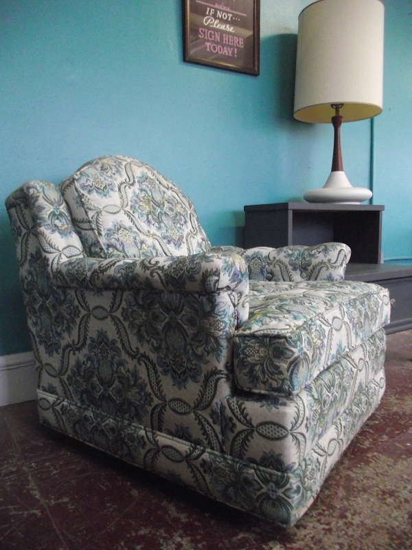 Vintage Ground: Retro / Vintage Perfect Upholstered Chair