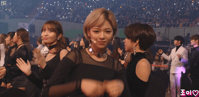 오늘 서가대 트와이스 레드카펫+무대+리액션.gif | 인스티즈