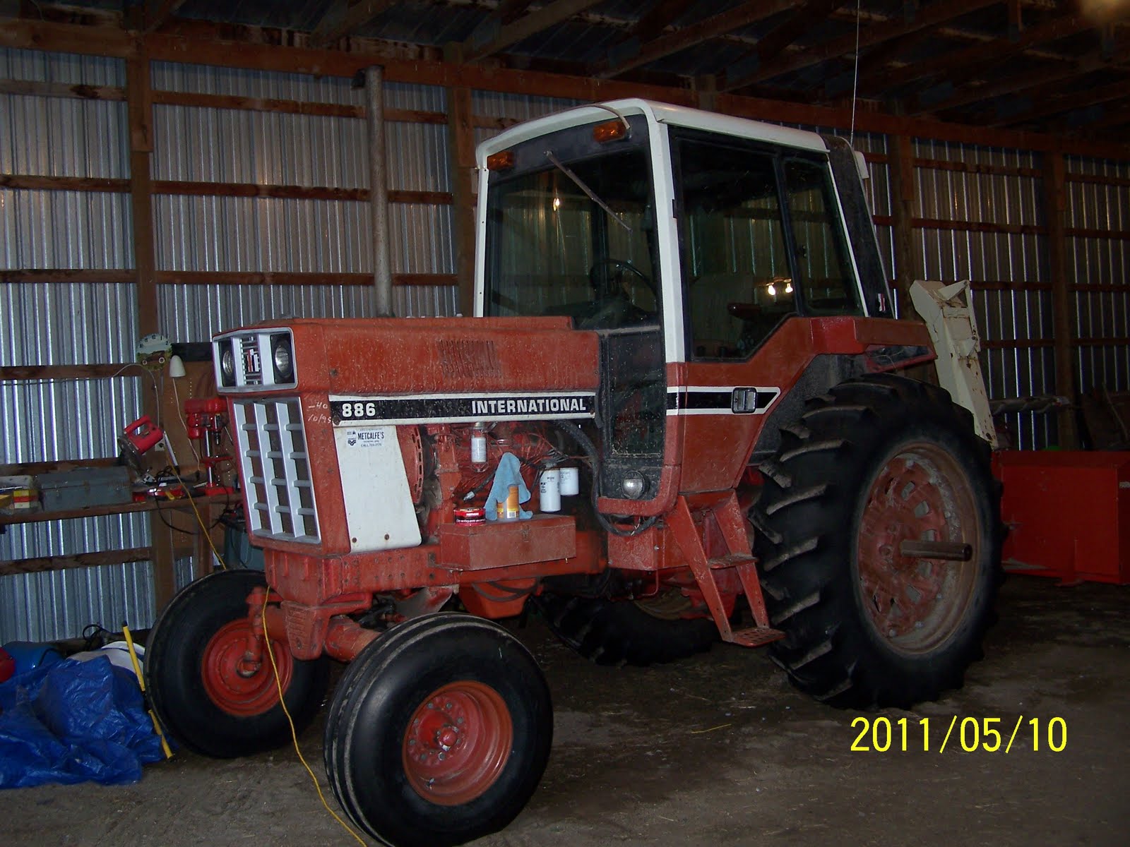 DIFFERENT COLOURED JUNK: IHC 886