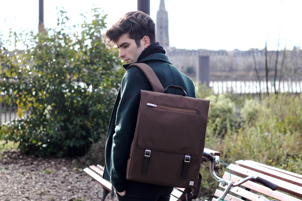Blog-mode-style-homme-paris-bordeaux-sac-dos-moshi-batterie-externe-iphone-macbook-echarpe-dries-van-noten-veste-jacket-harris-wharf-london-racing-green-salasa-sweater-michael-parboot-bike-vintage