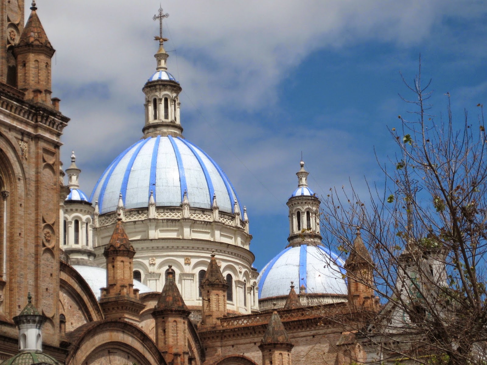 Expats in Ecuador Why is Cuenca a major destination for expats in Ecuador?