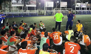 Fútbol Dominicano | Entrenadores Y Tecnicos de la Liga XL de Fútbol Recibieron Capacitación Del Entrenador Albert Benaiges