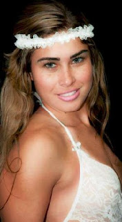 Confira como era a Gari Gata antes da fama Rita participou e venceu o concurso Garota Zona Oeste 2011. Nessa época, a mais nova musa carioca já dava pinta de modelo. Após o concurso e ao longo do tempo, a gari compartilhou diversas fotos sensuais na net.