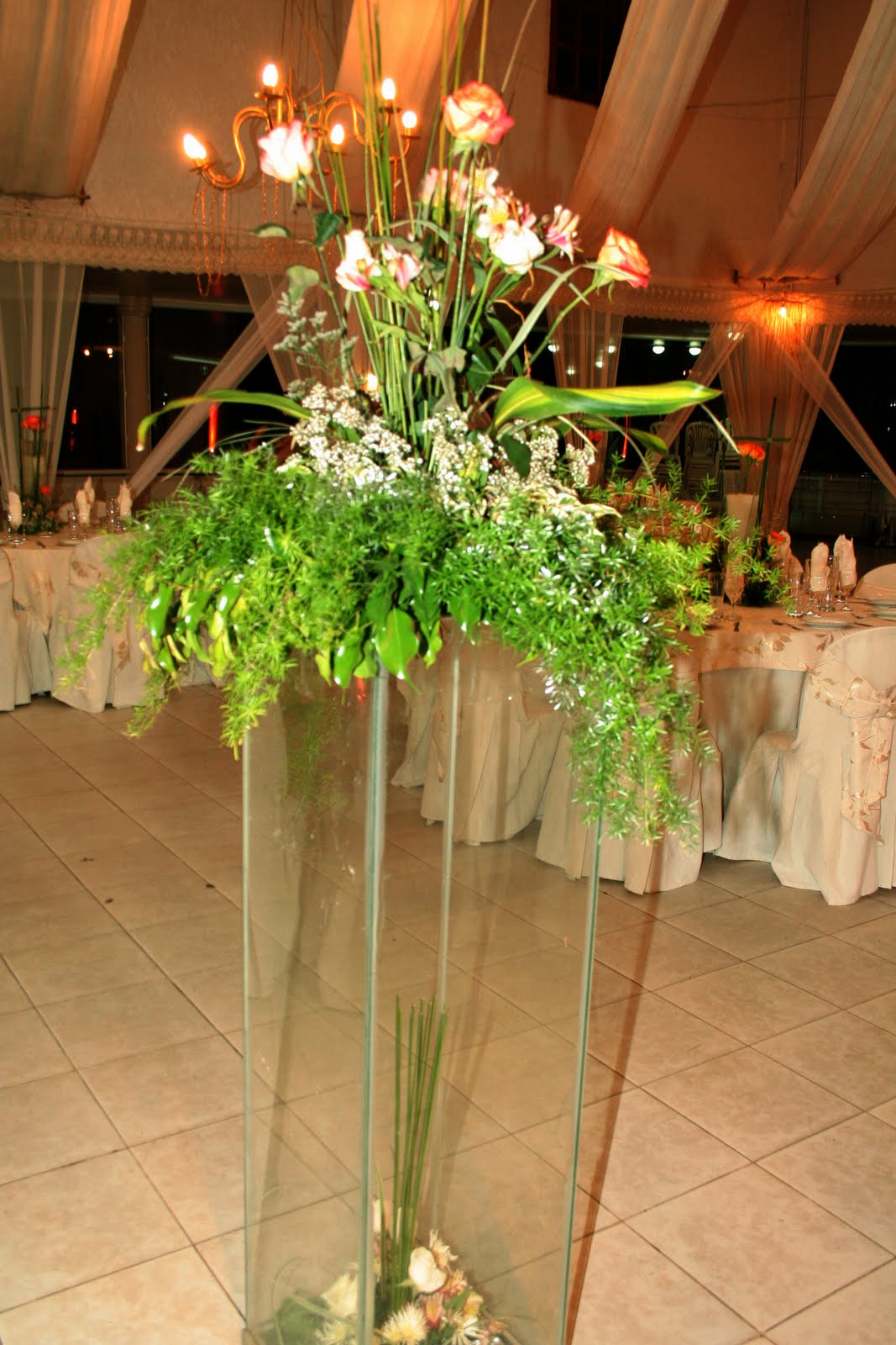 Creatividad Eventos Sociales Diferentes pedestales con hermosos