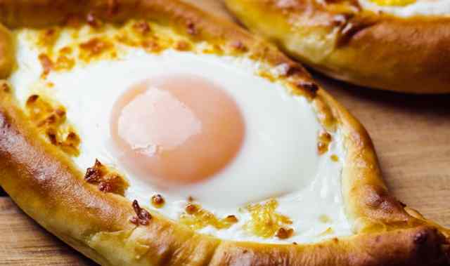 Η συνταγή της ημέρας: Πεϊνιρλί (Γιαγλία) Η συνταγή της ημέρας: Πεϊνιρλί (Γιαγλία)