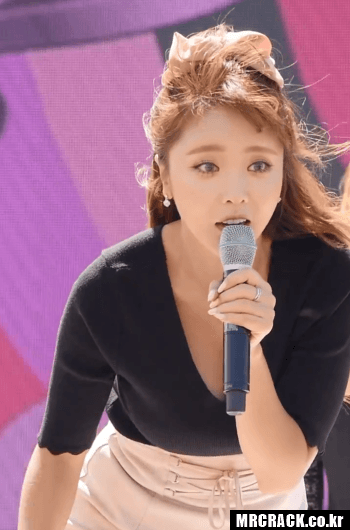 가리는 듯 가리지 않는 홍진영 누나 | 인스티즈