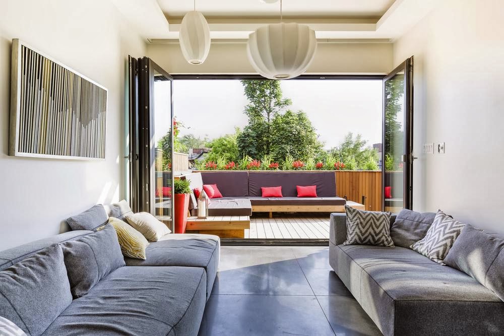 Nice Two Storey Apartment Above Restaurant.