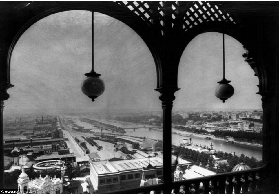 Paris - 8 Then-And-Now Photos Show How Much Famous Cities Have Changed. Paris - 8 Then-And-Now Photos Show How Much Famous Cities Have Changed.