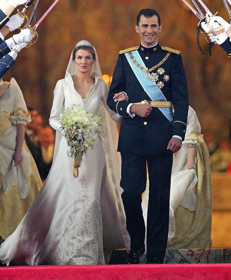 One very notable omission Princess Letizia 39s wedding dress