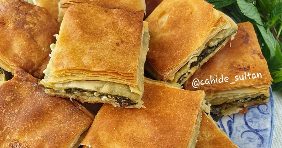 Nişastalı Ispanaklı Tepsi Böreği Pratik Tarifim