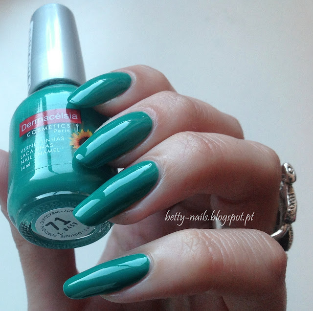 Betty Nails Dermacelsia Verde/Green 71 + Nail Polish Remover
