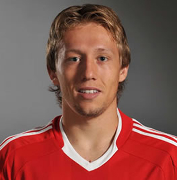 The Best Footballers: Lucas Leiva plays for Brazil national football team