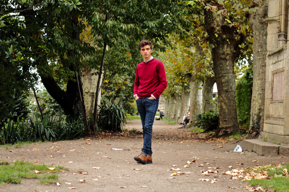 blog-mode-homme-style-bordeaux-paris-somewhere-pull-laine-rouge-col-v-chemise-rayee-jeans-skinny-brut-elegant-classique-chic-somewhere-