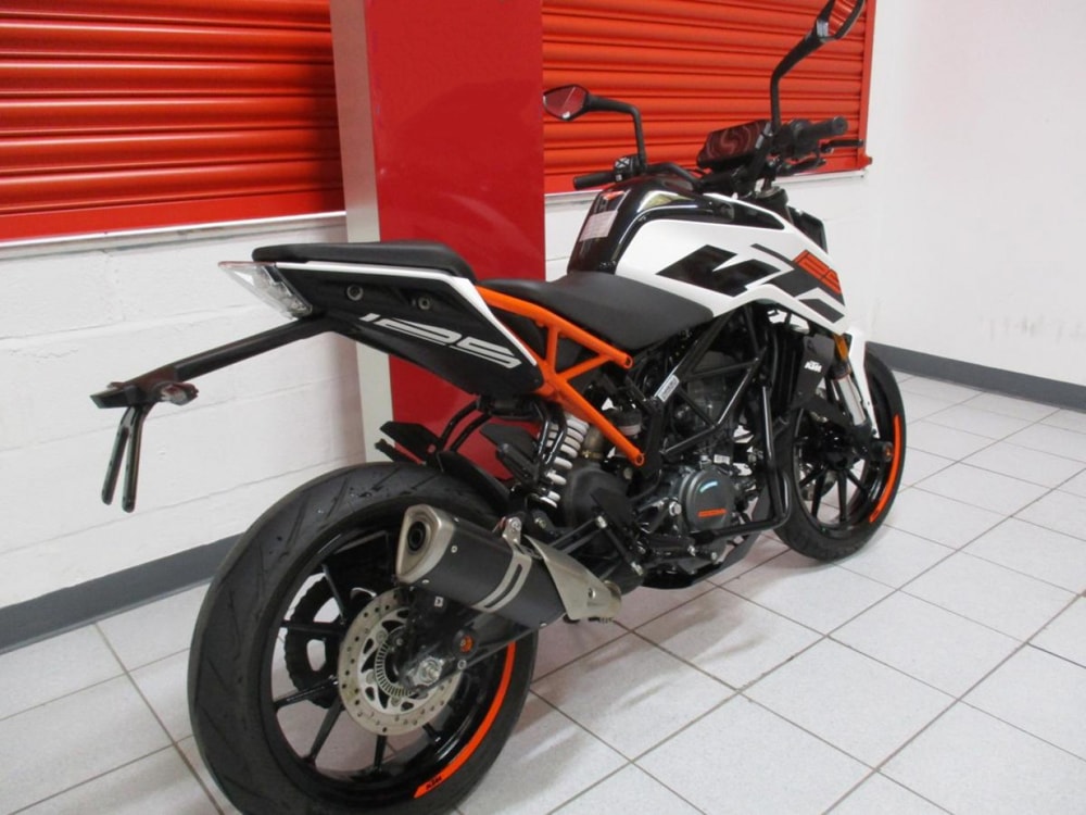KTM Duke 125