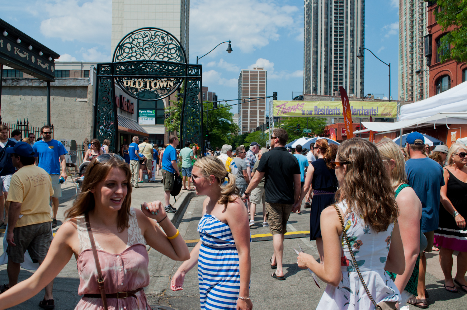 AC Miller Photography Your Daily Dose of Chicago Old Town Entrance