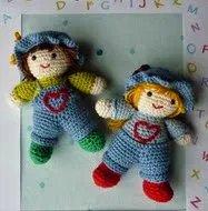 http://www.ravelry.com/patterns/library/amigurumi-crochet-pattern-friendly-twins