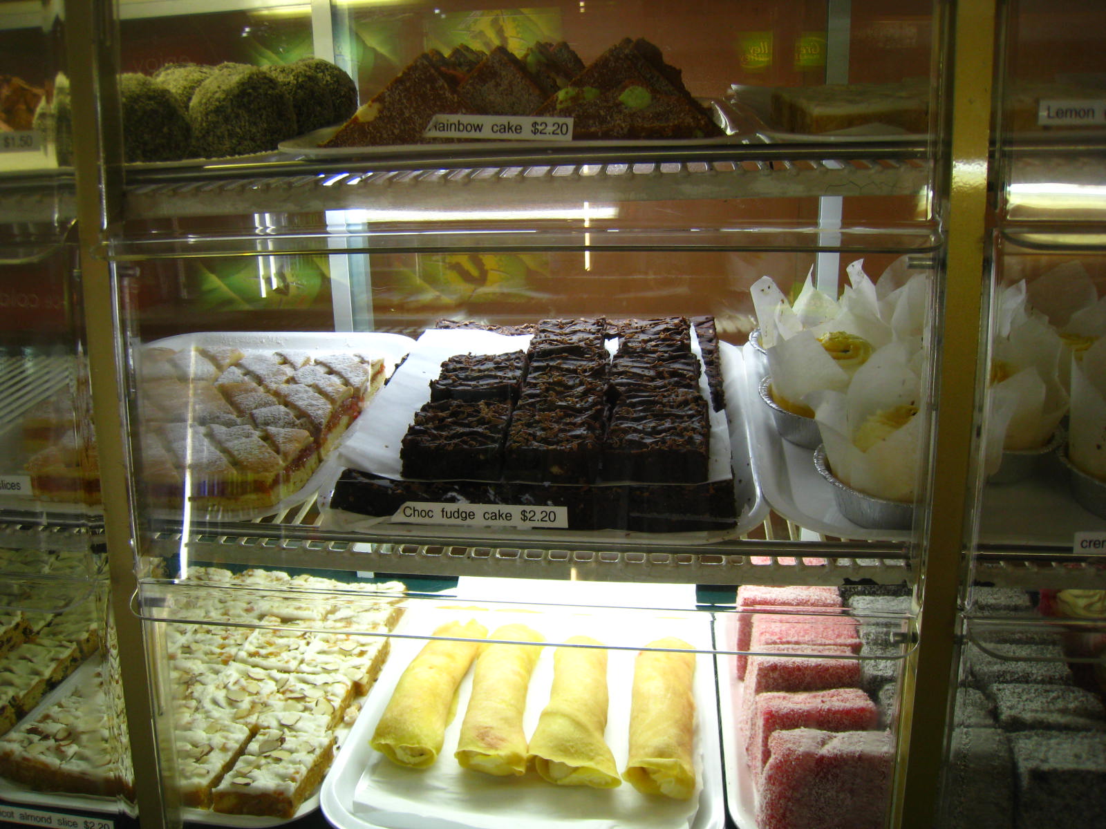 Around the world in 80 Cakes NEW ZEALAND Cakes and slices